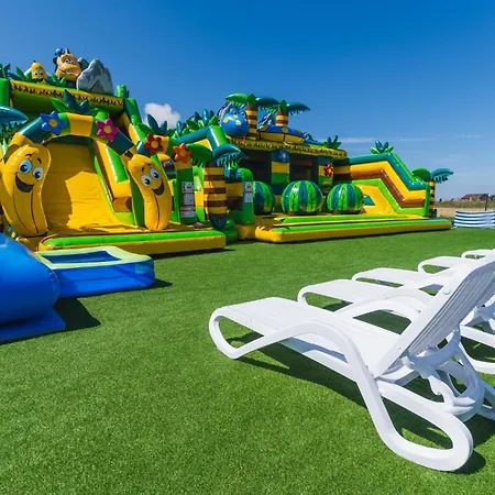 Arkadia Holiday - Domki I Wyjatkowe Atrakcje Dla Dzieci Wladyslawowo