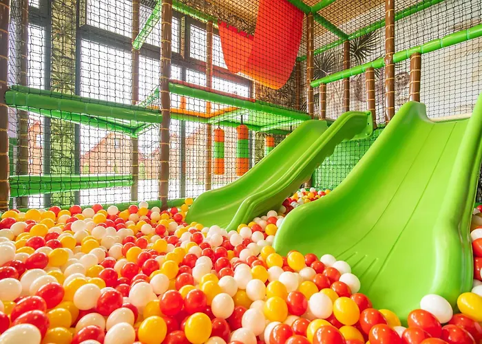 Arkadia Holiday - Domki I Wyjatkowe Atrakcje Dla Dzieci Wladyslawowo