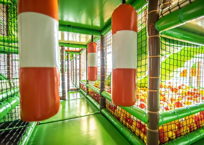 Arkadia Holiday - Domki I Wyjatkowe Atrakcje Dla Dzieci Wladyslawowo Jaktstuga Władysławowo